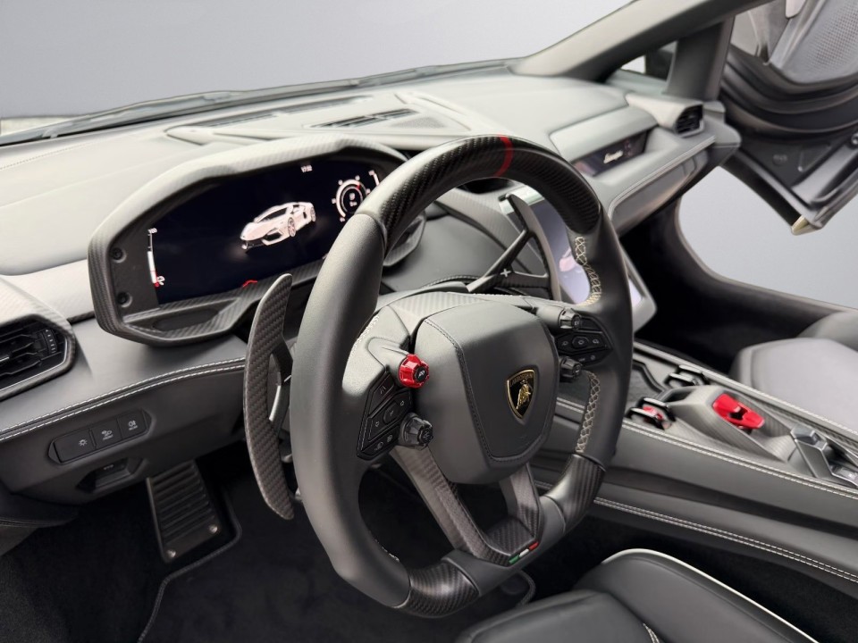 Lamborghini Revuelto - foto 8