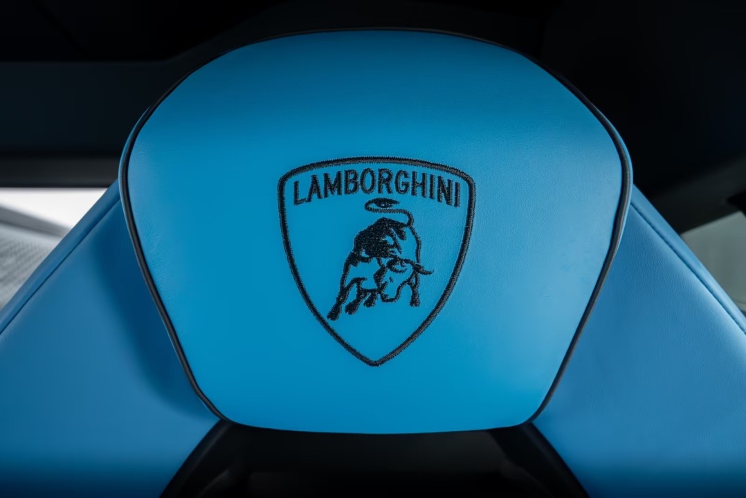 Lamborghini Revuelto - foto 17