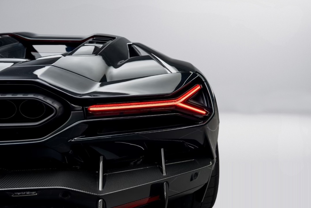 Lamborghini Revuelto - foto 24