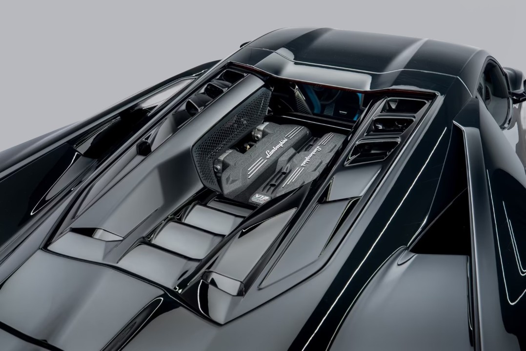 Lamborghini Revuelto - foto 25