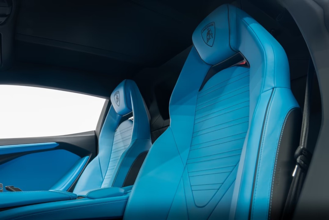 Lamborghini Revuelto - foto 15