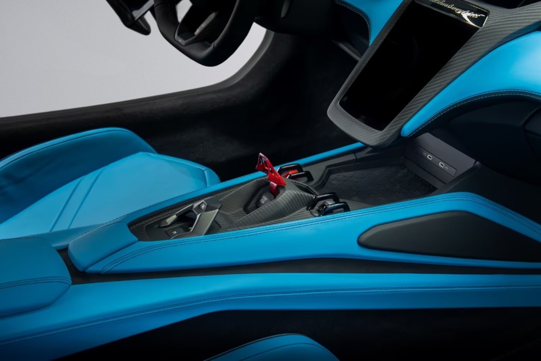 Lamborghini Revuelto - foto 12
