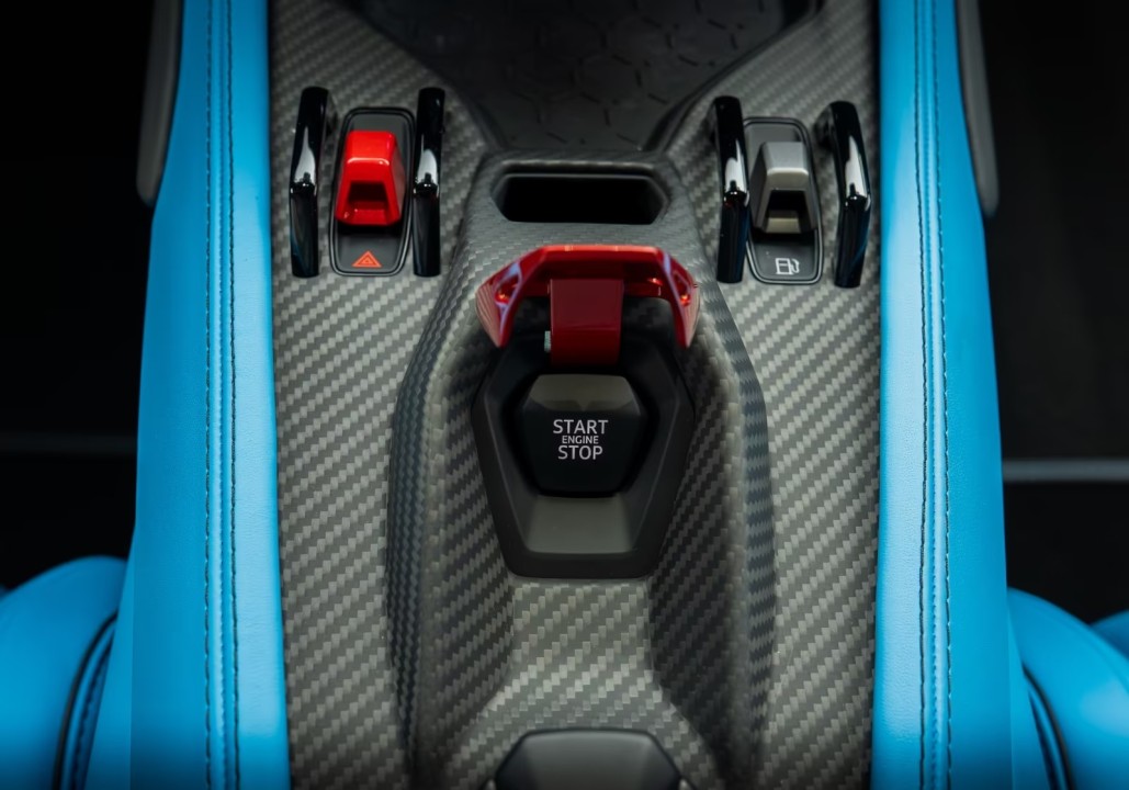 Lamborghini Revuelto - foto 11