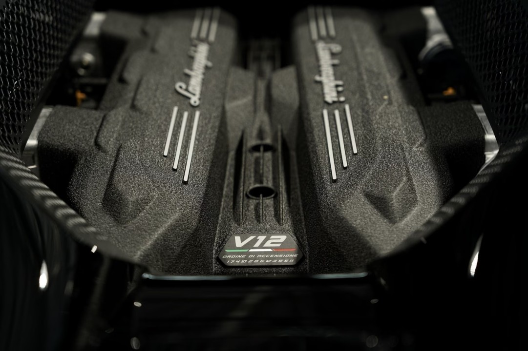 Lamborghini Revuelto - foto 34