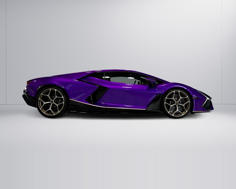 Lamborghini Revuelto (2)