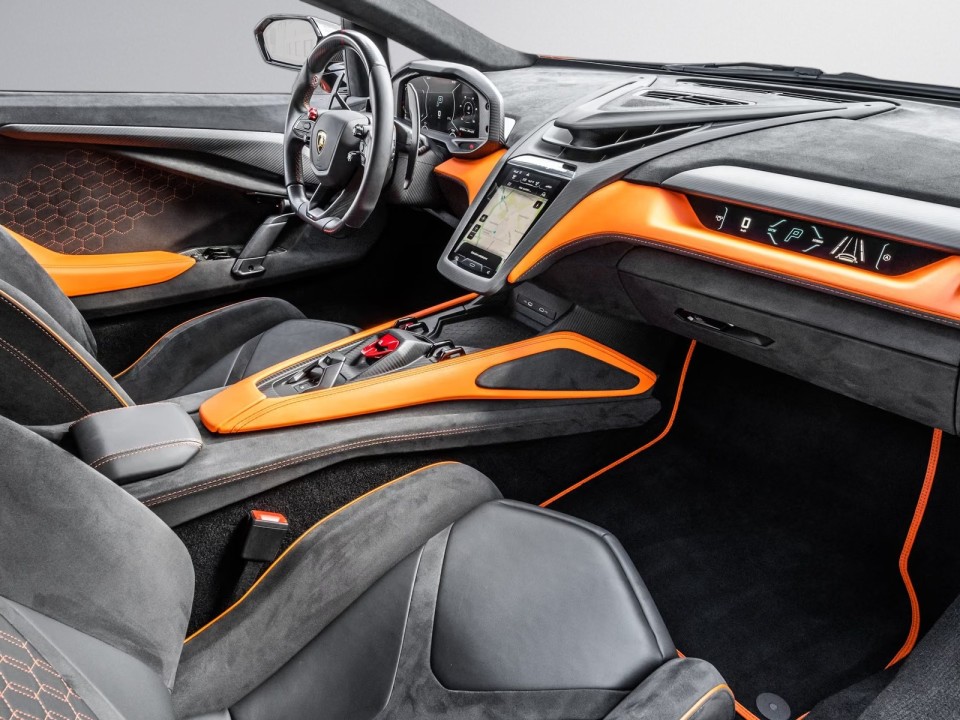 Lamborghini Revuelto - foto 10
