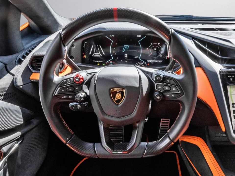 Lamborghini Revuelto - foto 12