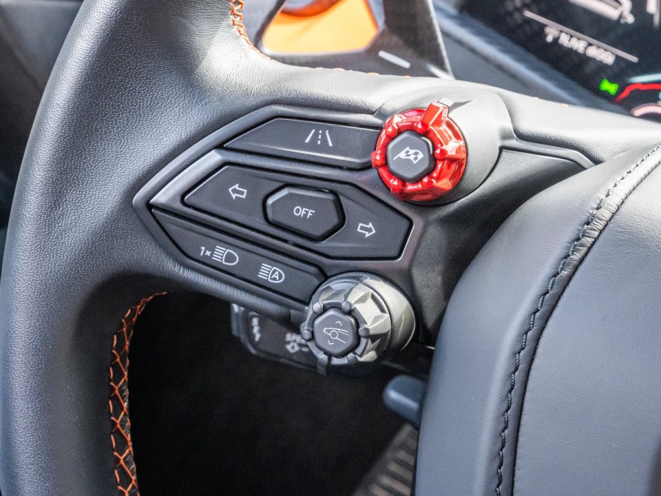 Lamborghini Revuelto - foto 15
