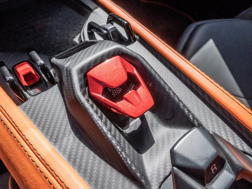 Lamborghini Revuelto - foto 14