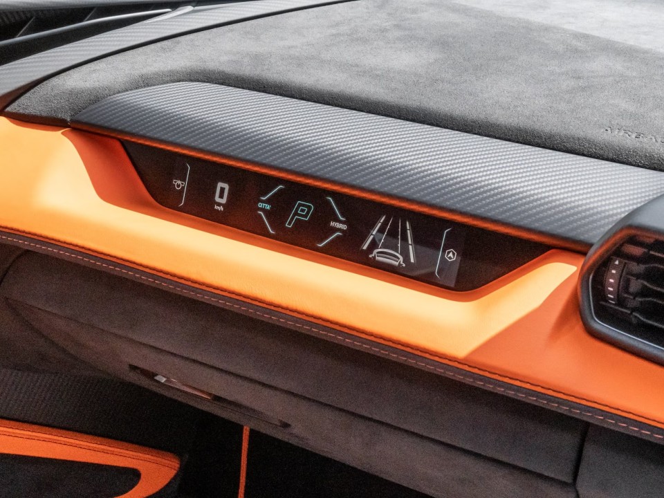 Lamborghini Revuelto - foto 18