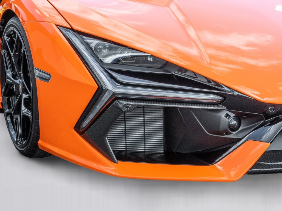 Lamborghini Revuelto - foto 24