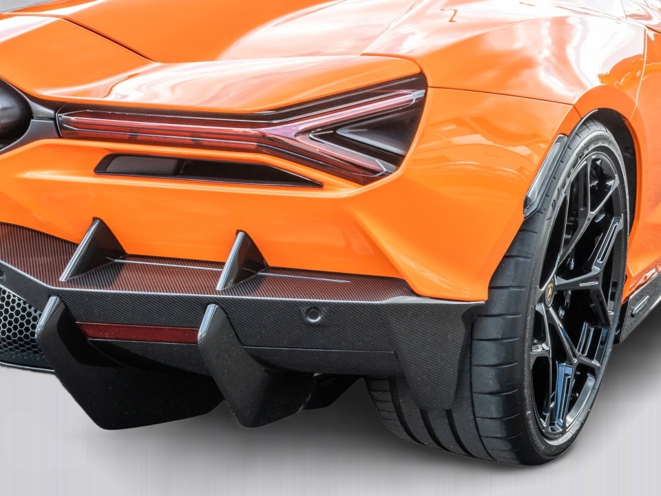 Lamborghini Revuelto - foto 25