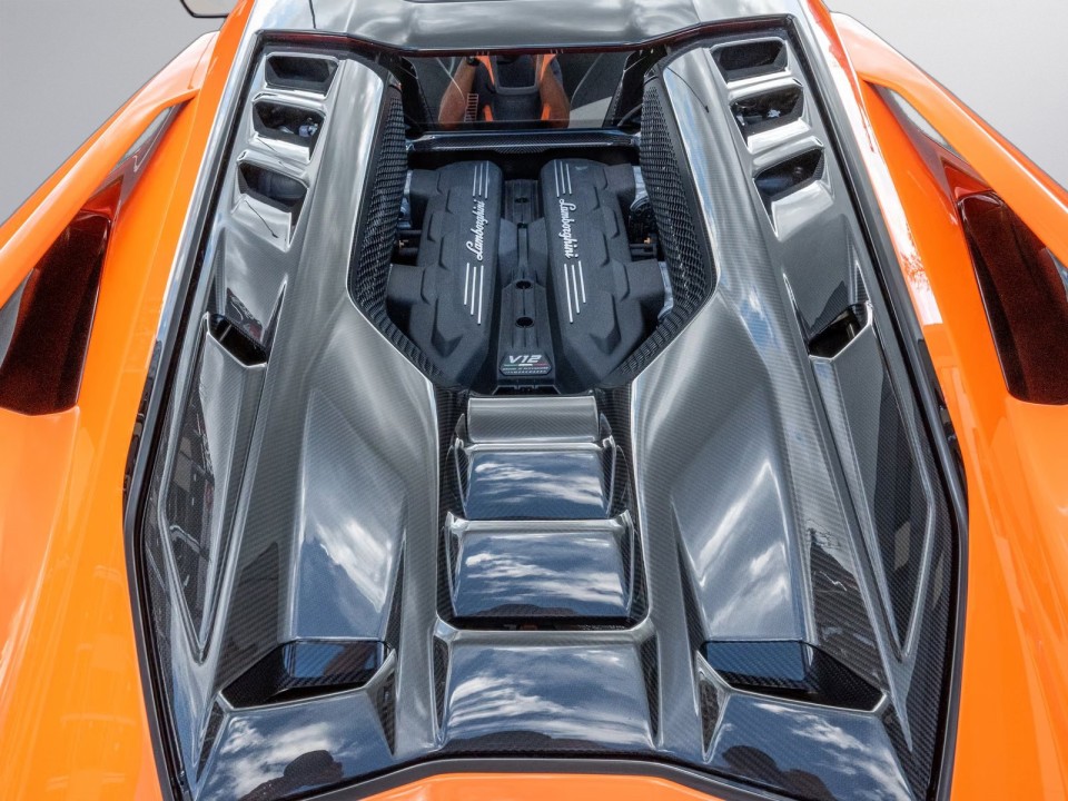 Lamborghini Revuelto - foto 21