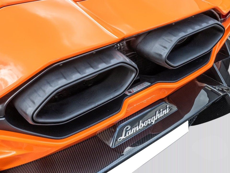 Lamborghini Revuelto - foto 22