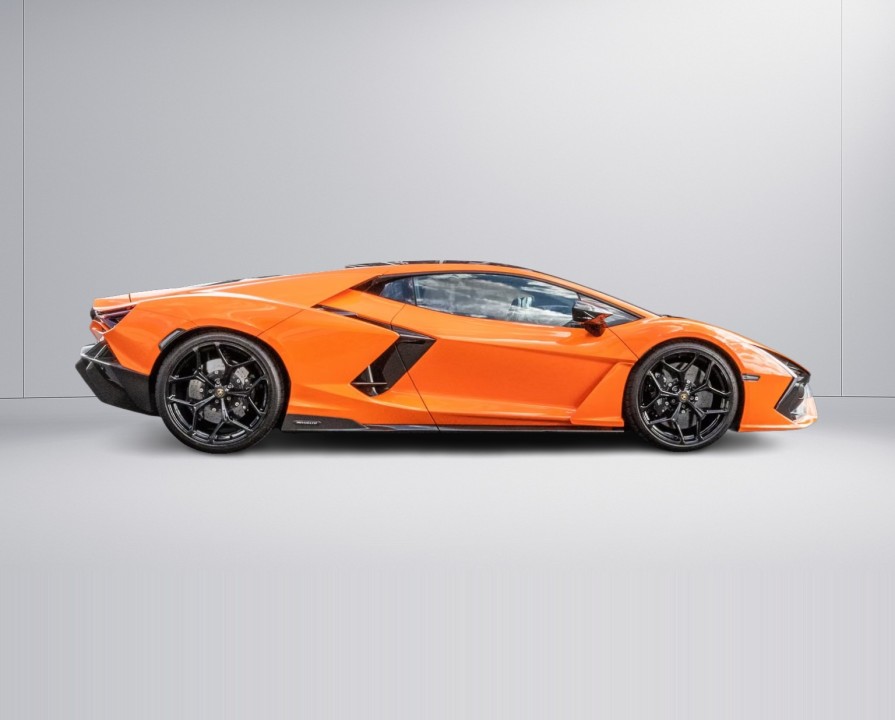 Lamborghini Revuelto (2)
