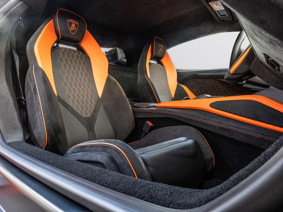 Lamborghini Revuelto - foto 9