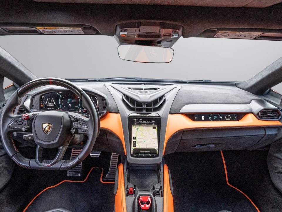 Lamborghini Revuelto - foto 11