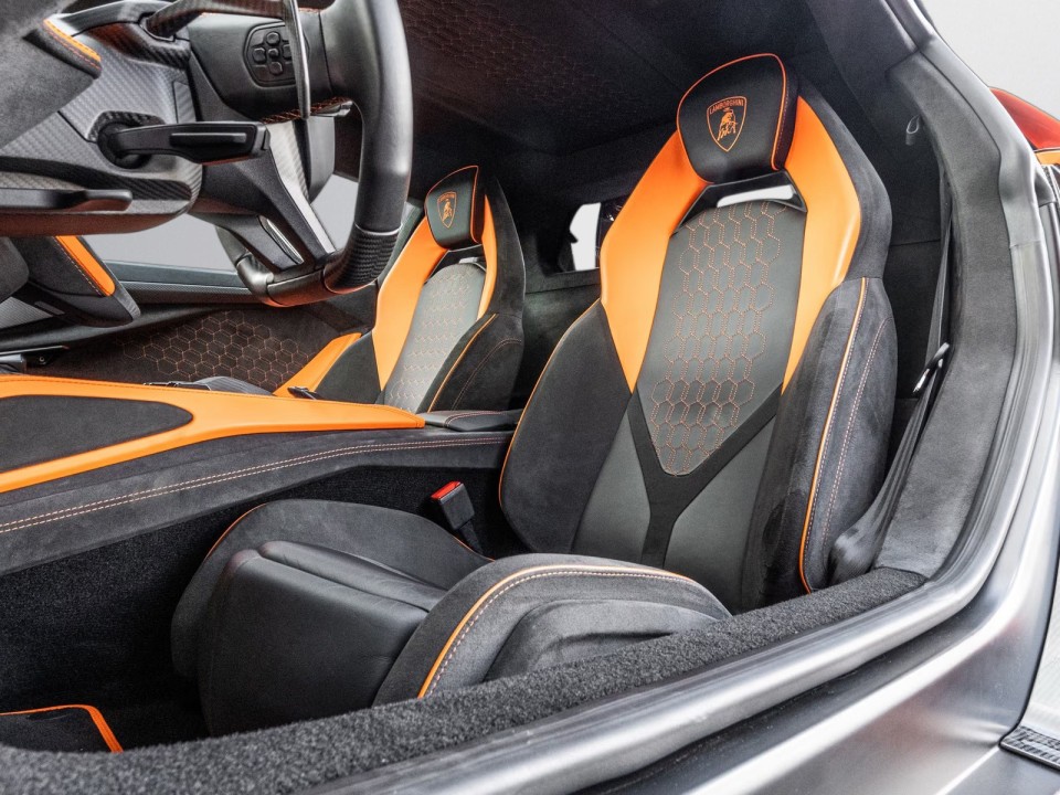 Lamborghini Revuelto - foto 8