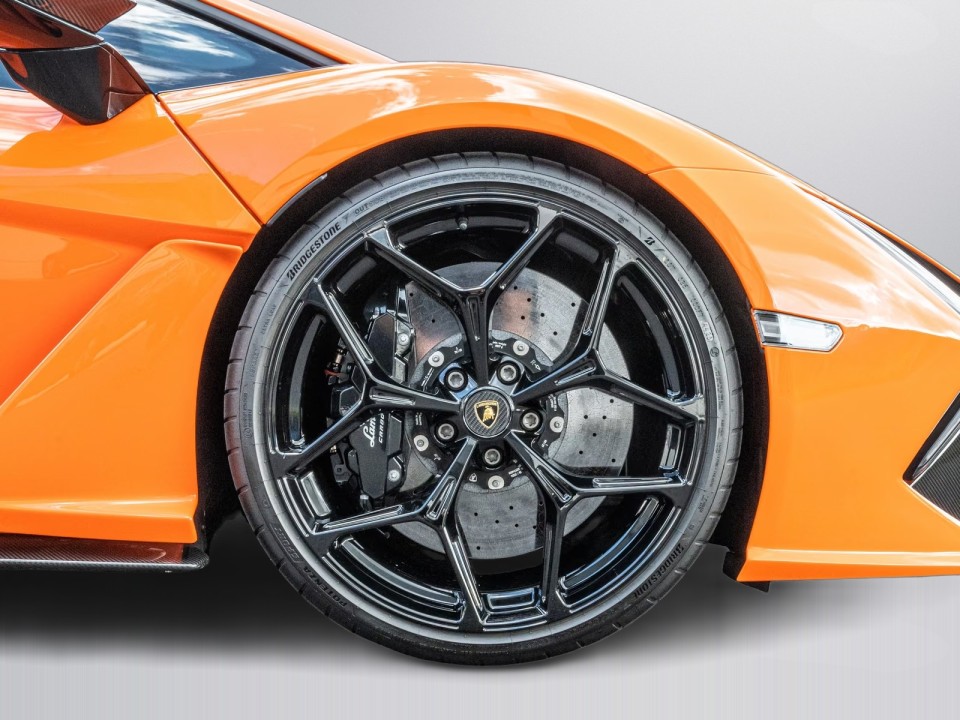 Lamborghini Revuelto - foto 27