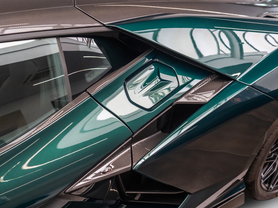 Lamborghini Revuelto - foto 22
