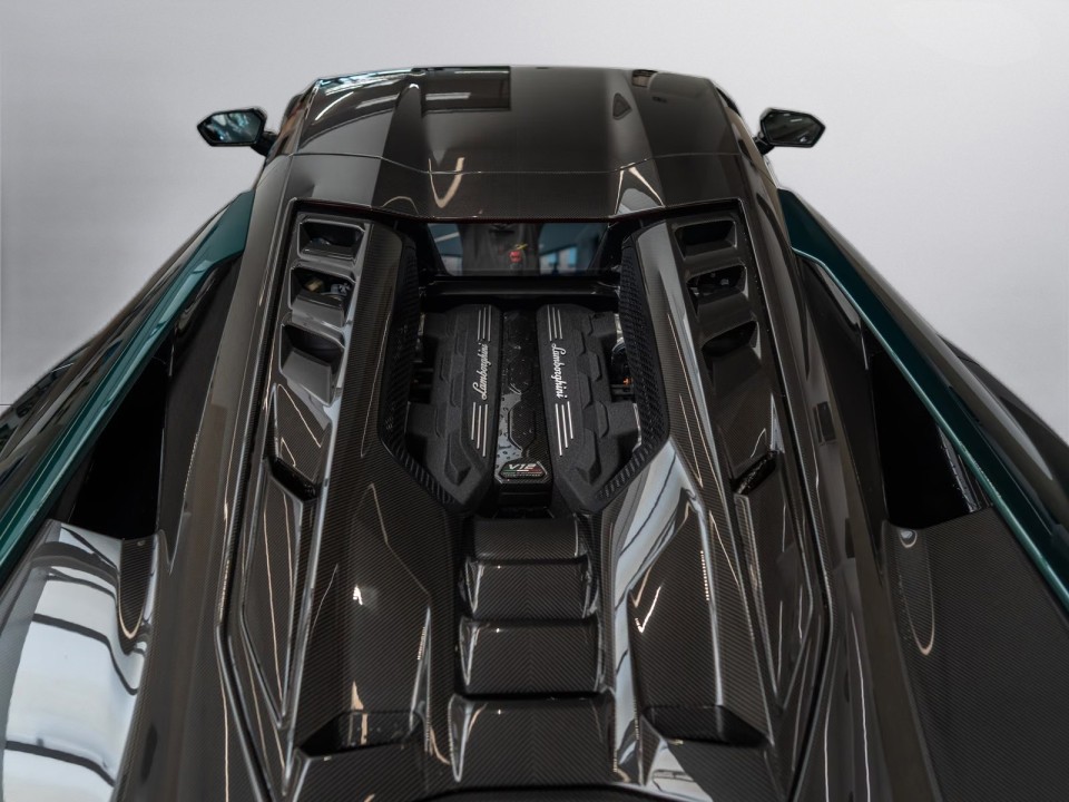 Lamborghini Revuelto - foto 15