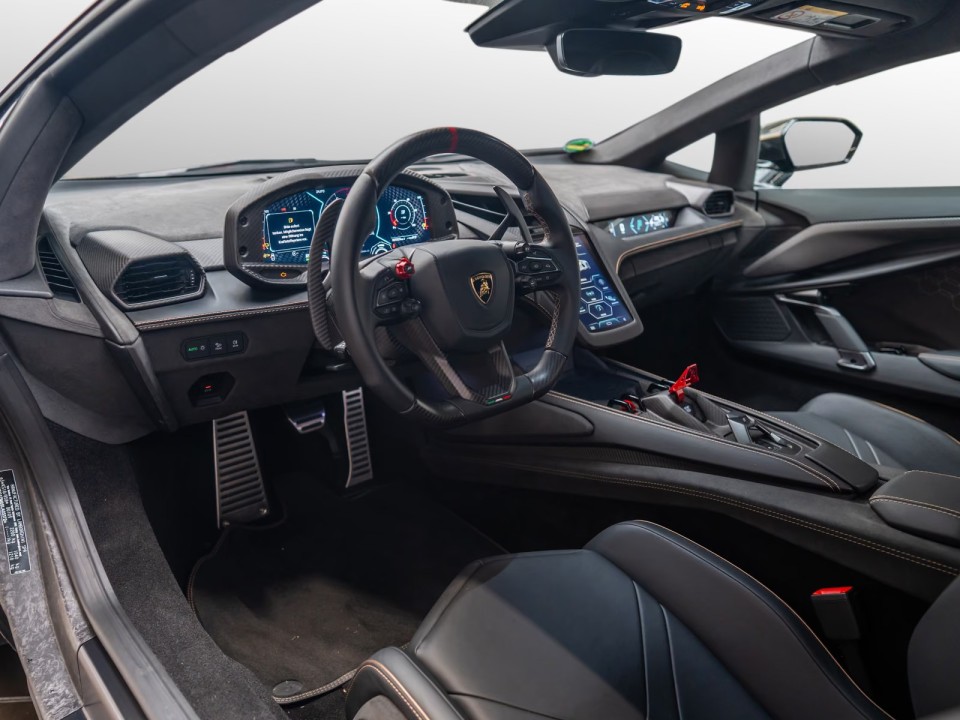 Lamborghini Revuelto - foto 7