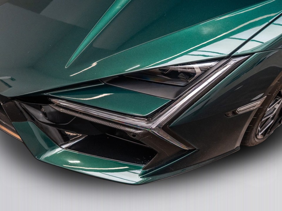 Lamborghini Revuelto - foto 24