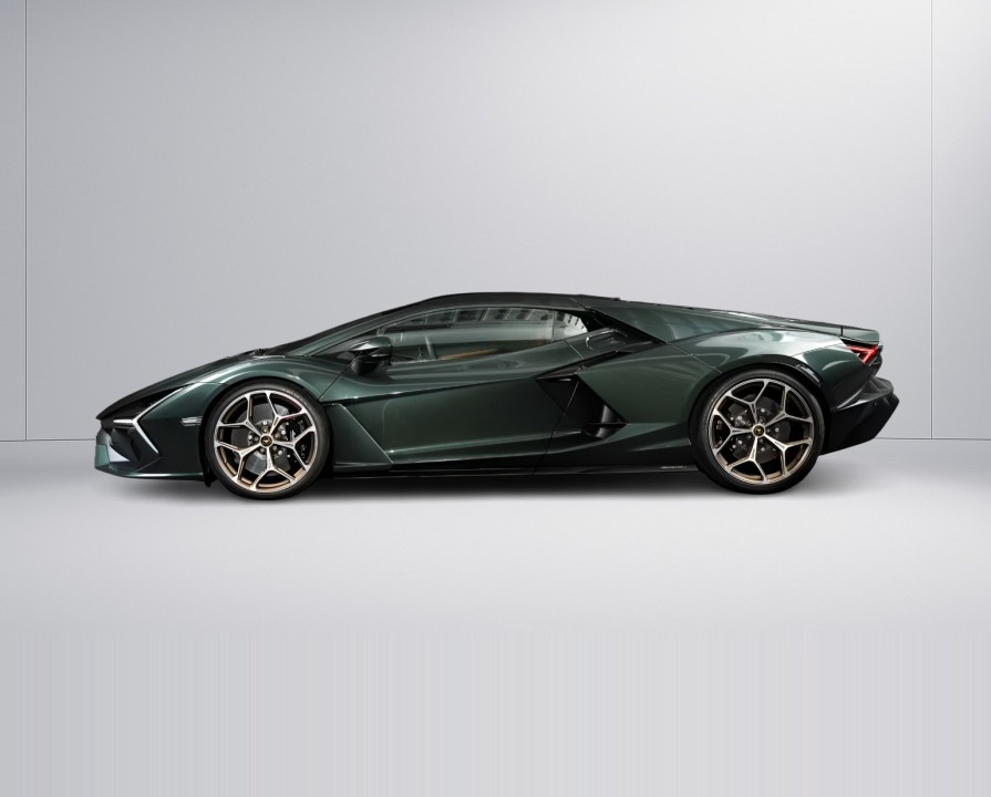 Lamborghini Revuelto (3)