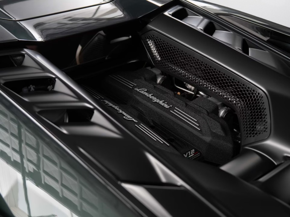 Lamborghini Revuelto - foto 10