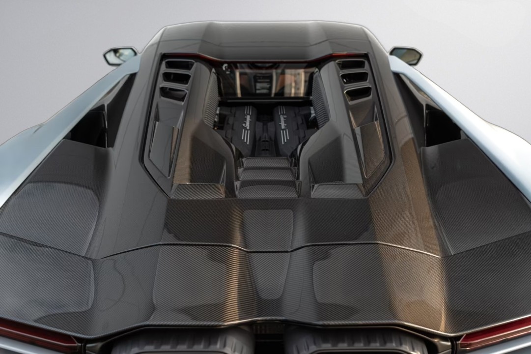 Lamborghini Revuelto - foto 16