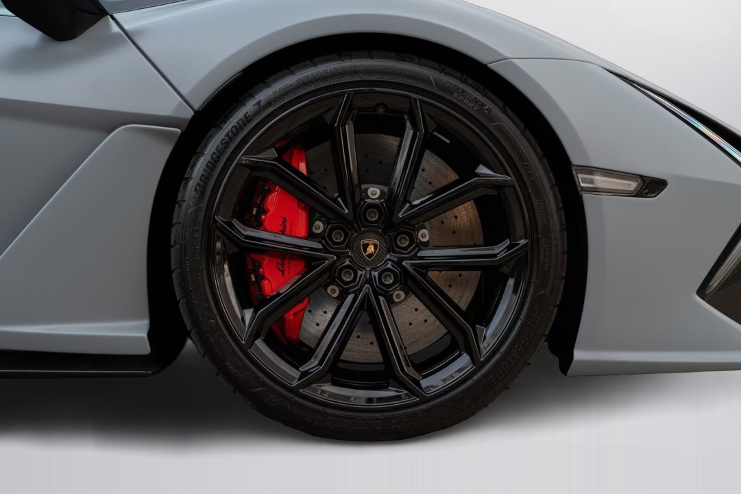 Lamborghini Revuelto - foto 20