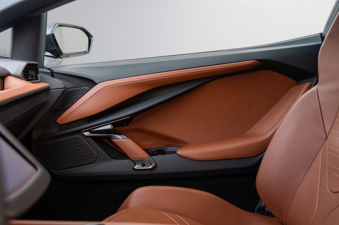 Lamborghini Revuelto - foto 12