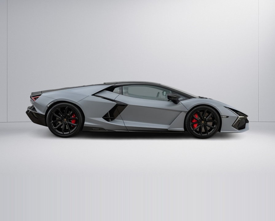 Lamborghini Revuelto (2)