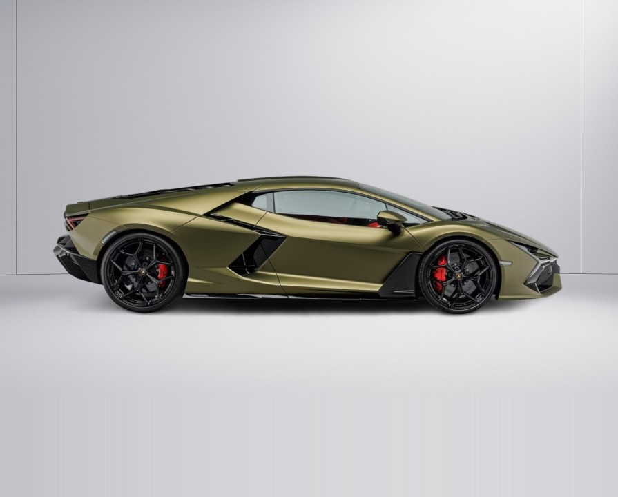 Lamborghini Revuelto (2)
