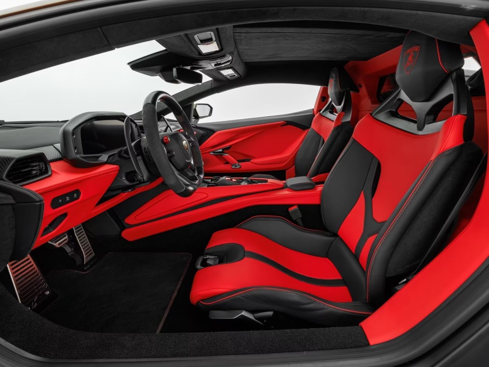 Lamborghini Revuelto - foto 9