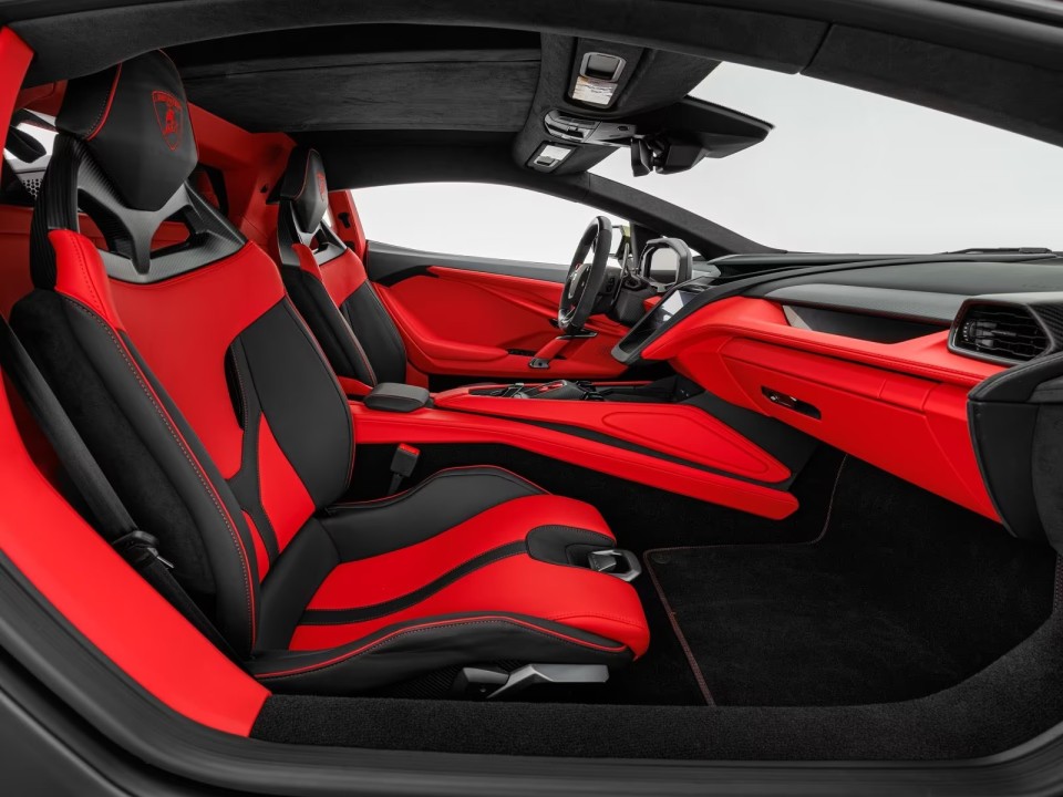 Lamborghini Revuelto - foto 11