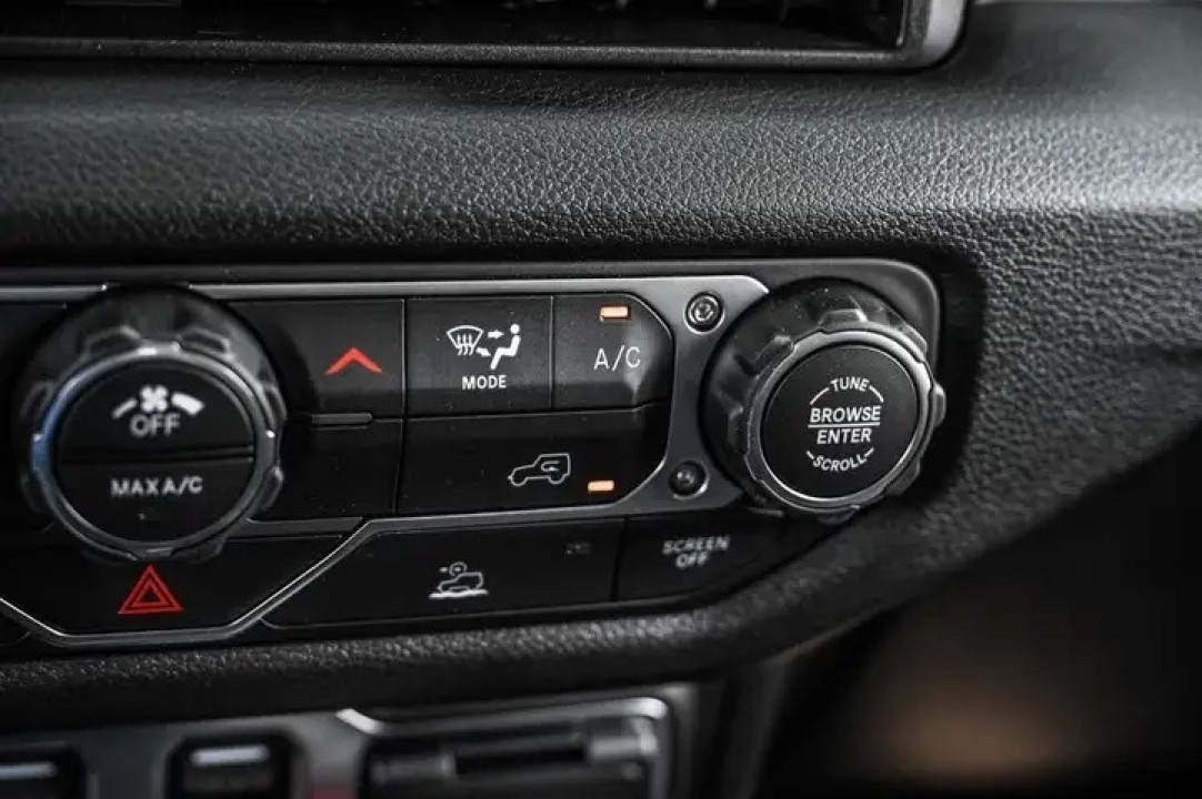 Jeep Wrangler Sport - foto 15