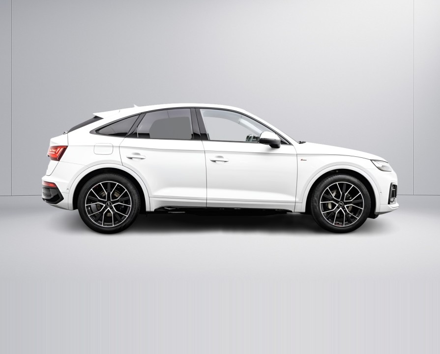 Audi Q5 Sportback 55 TFSIe quattro S Line (2)