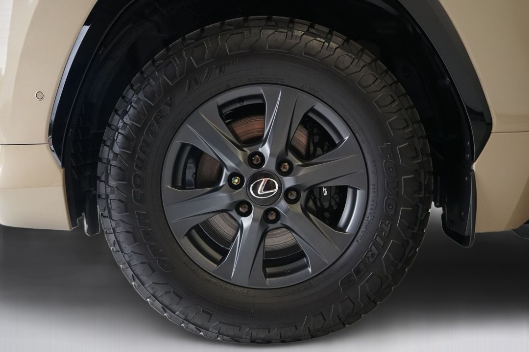 Lexus Seria LX 700h Overtrail - foto 33