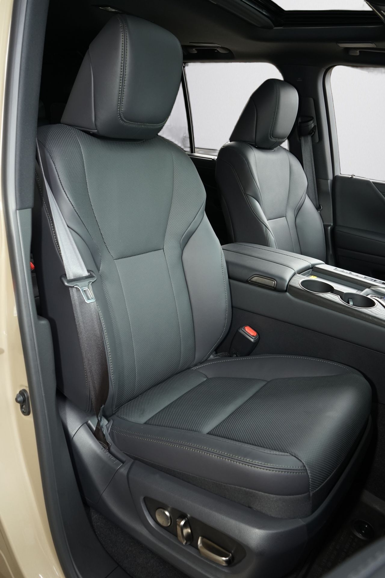 Lexus Seria LX 700h Overtrail - foto 9