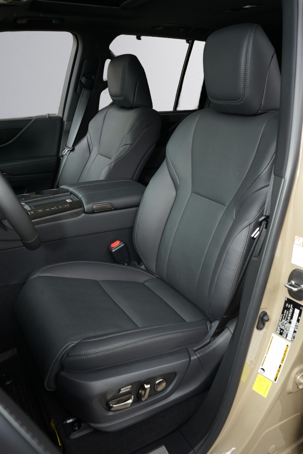 Lexus Seria LX 700h Overtrail - foto 8