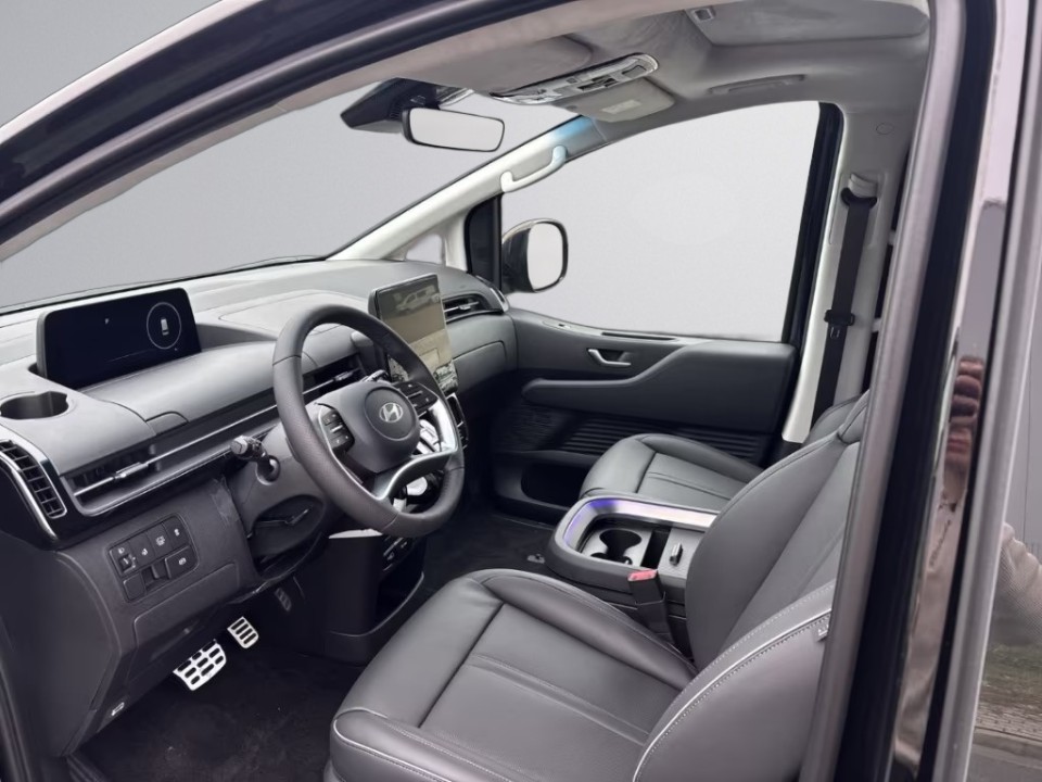HYUNDAI Staria 2026 — imagine 16