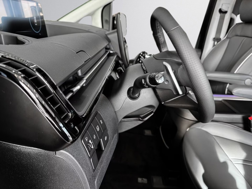 HYUNDAI Staria 2025 — imagine 18