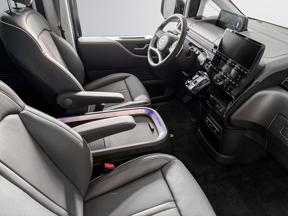 HYUNDAI Staria 2025 — imagine 17