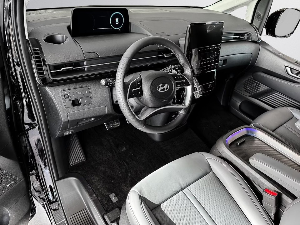 HYUNDAI Staria 2025 — imagine 5