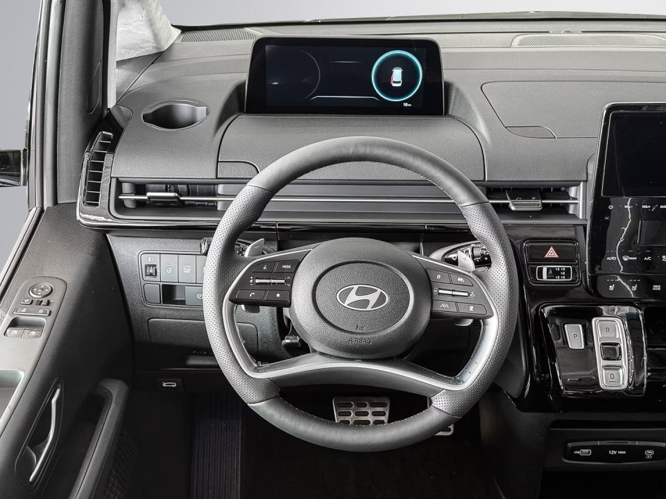 HYUNDAI Staria 2025 — imagine 3