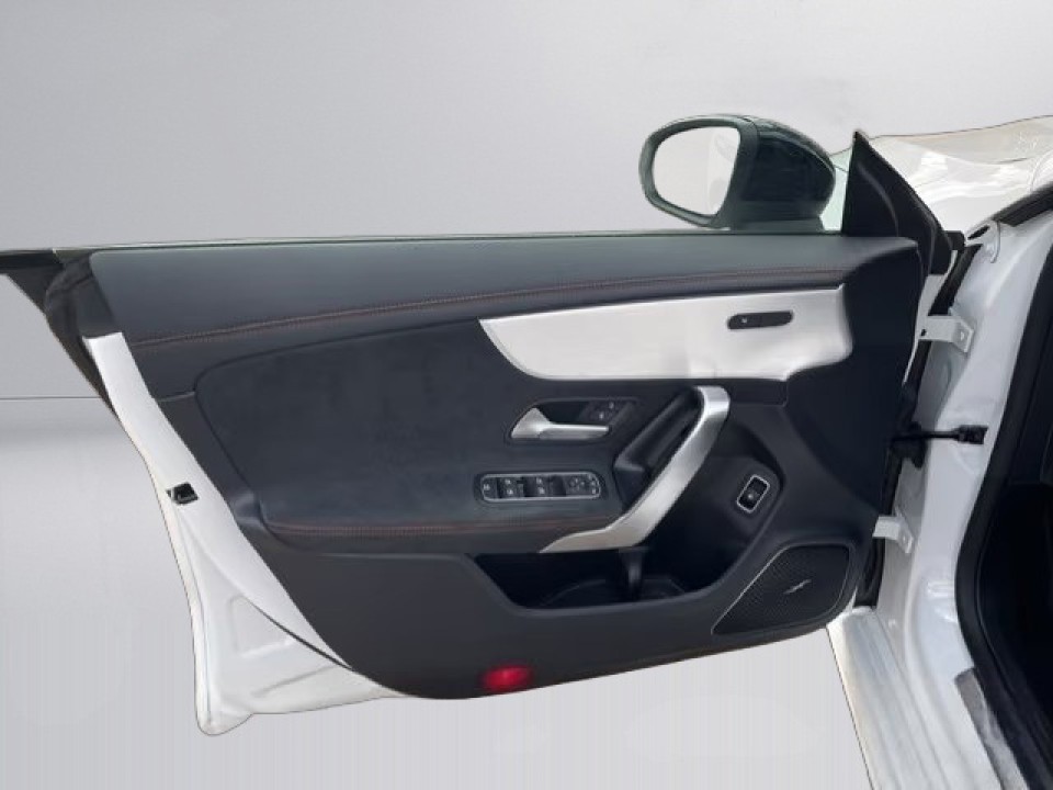 Mercedes-Benz CLA 250e AMG Line - foto 12