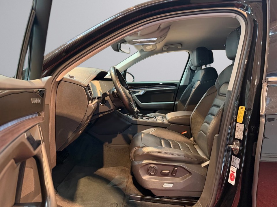 Volkswagen Touareg V6 TDI (5)