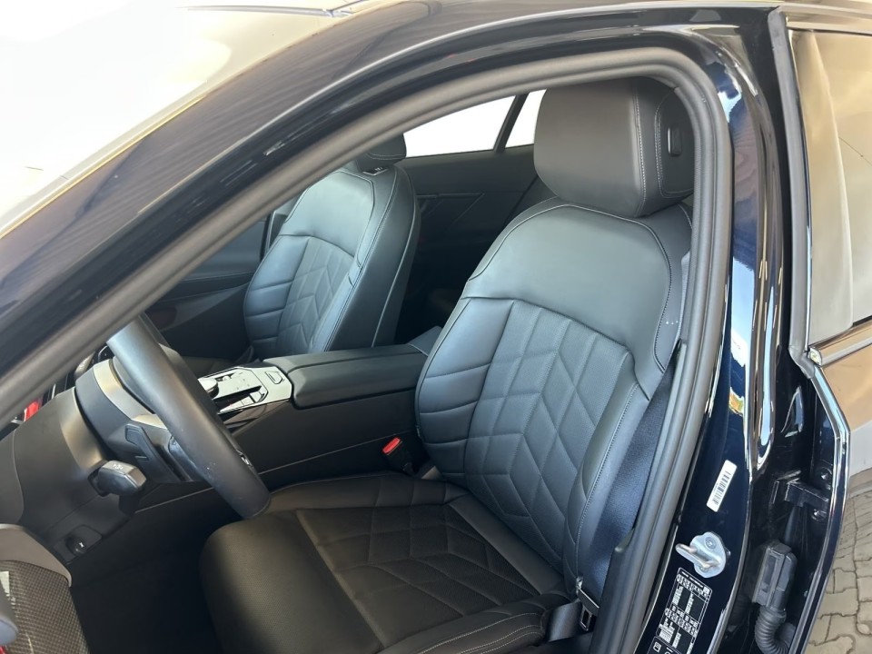 BMW Seria 5 520d xDrive M-Sport - foto 9