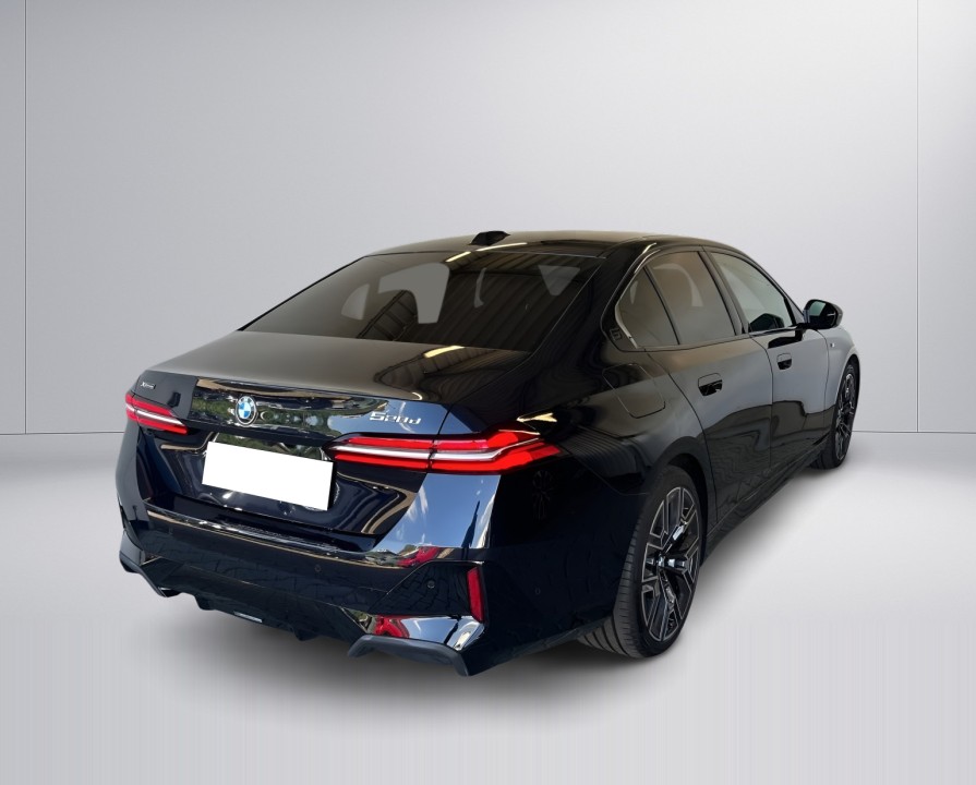 BMW Seria 5 520d xDrive M-Sport (4)